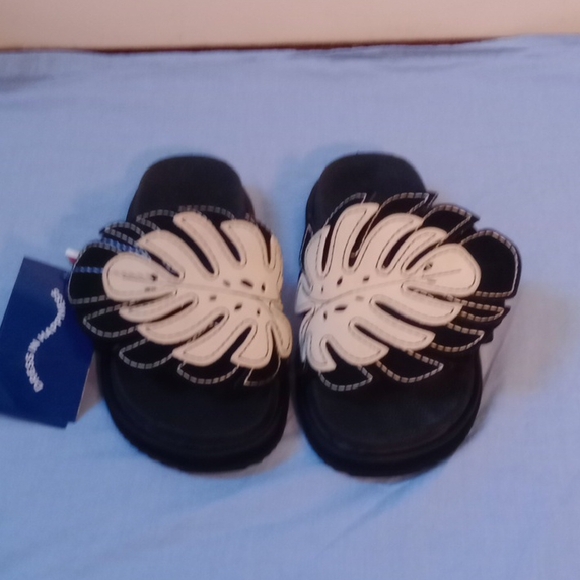 FARM Rio Shoes - FARM Rio Black and Cream Tropical Sandals, Size 9